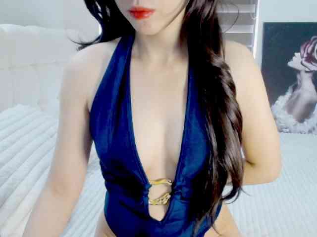 Alicce-silkyy webcam