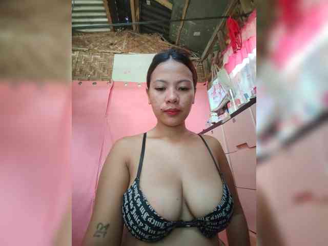 Aria_Moon webcam