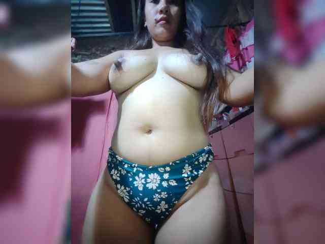 Aria_Moon webcam