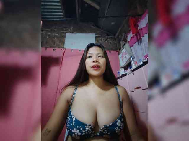 Aria_Moon webcam