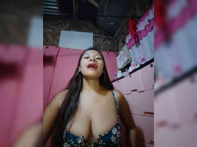 Aria_Moon webcam