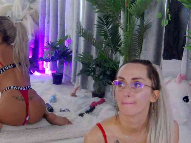 IsabellaEthan webcam