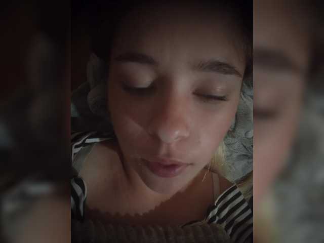 Mamamsi4 live cam on BongaCams
