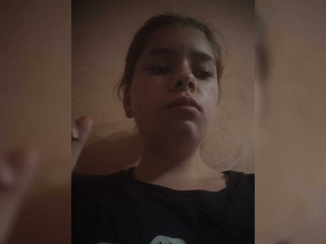 Mamamsi4 live cam on BongaCams