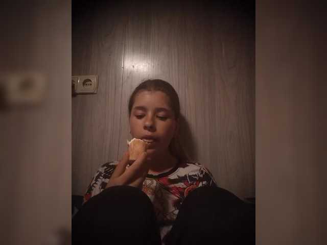 Mamamsi4 live cam on BongaCams