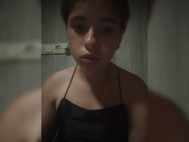 Mamamsi4 live cam on BongaCams