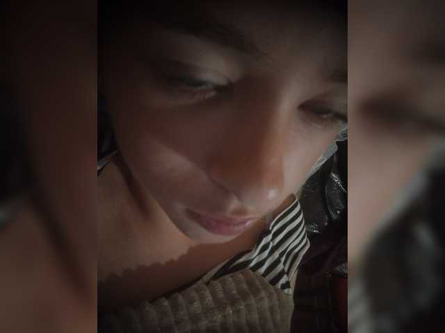 Mamamsi4 live cam on BongaCams