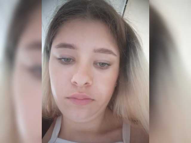 Mamamsi4 live cam on BongaCams