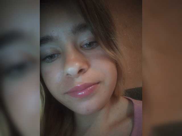 Mamamsi4 live cam on BongaCams