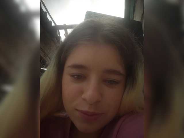 Mamamsi4 live cam