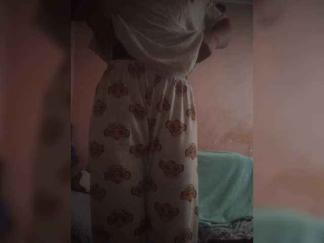 Mamamsi4 live cam on BongaCams