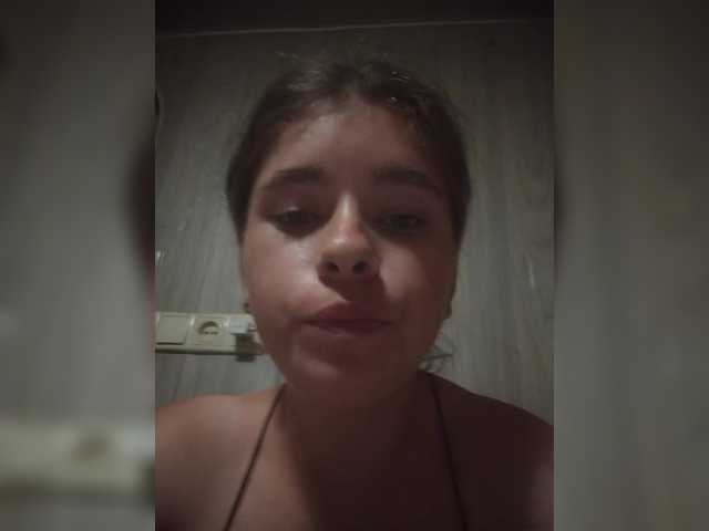 Mamamsi4 live cam on BongaCams