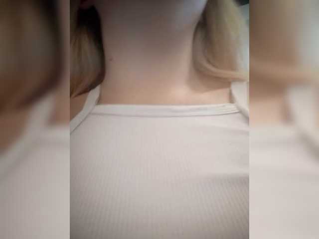 Mamamsi4 live cam on BongaCams
