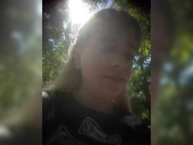 Mamamsi4 live webcam show