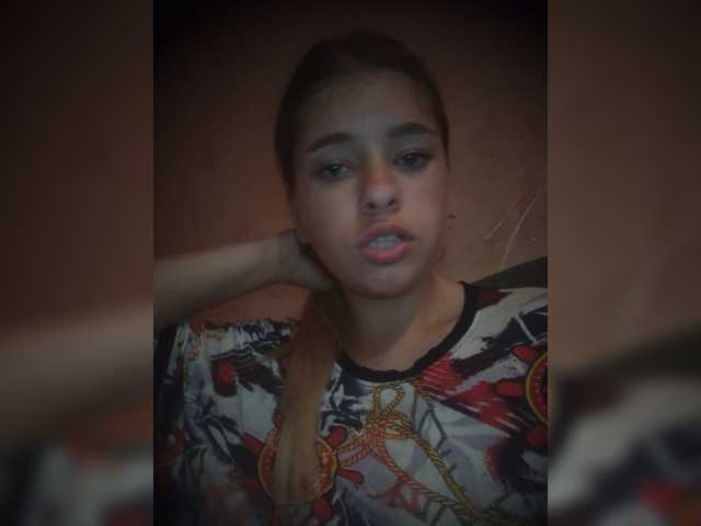 Mamamsi4 live cam on BongaCams