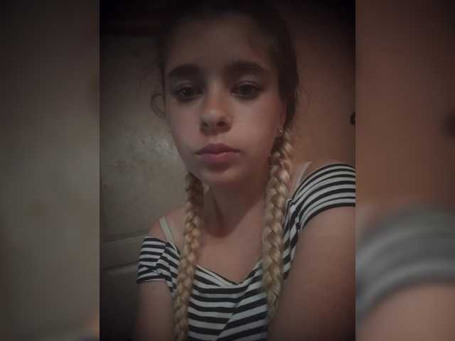 Mamamsi4 live cam on BongaCams