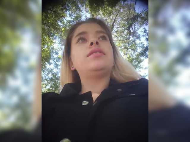 Mamamsi4 live cam on BongaCams