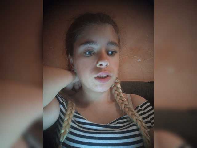 Mamamsi4 live cam on BongaCams