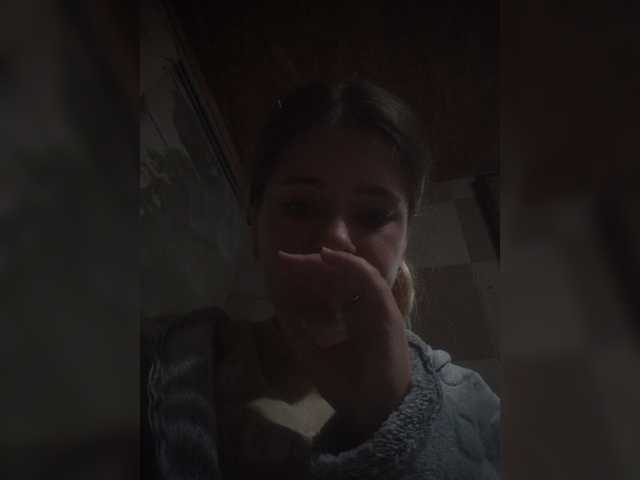 Mamamsi4 live cam on BongaCams