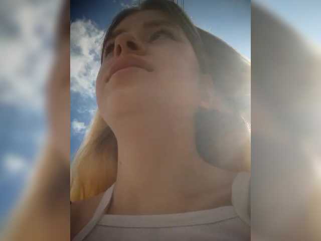 Mamamsi4 live cam on BongaCams