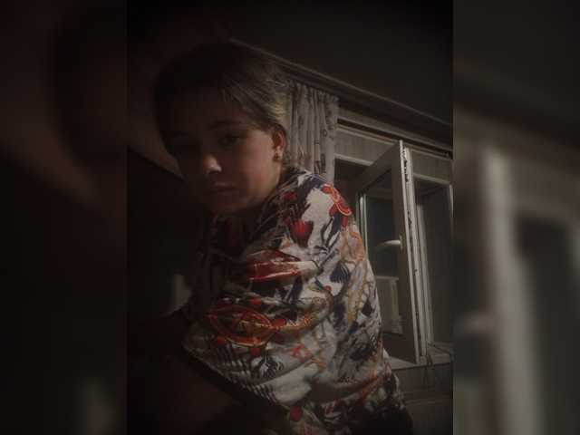 Mamamsi4 live cam on BongaCams