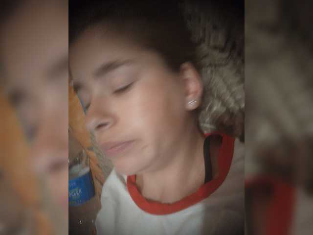 Mamamsi4 live cam on BongaCams