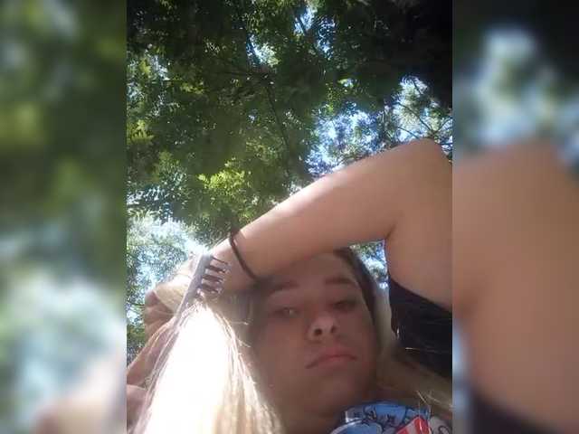 Mamamsi4 live webcam show