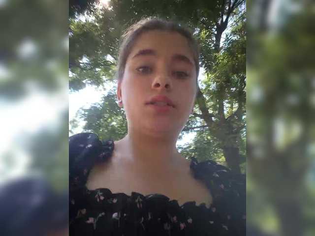 Mamamsi4 live cam on BongaCams