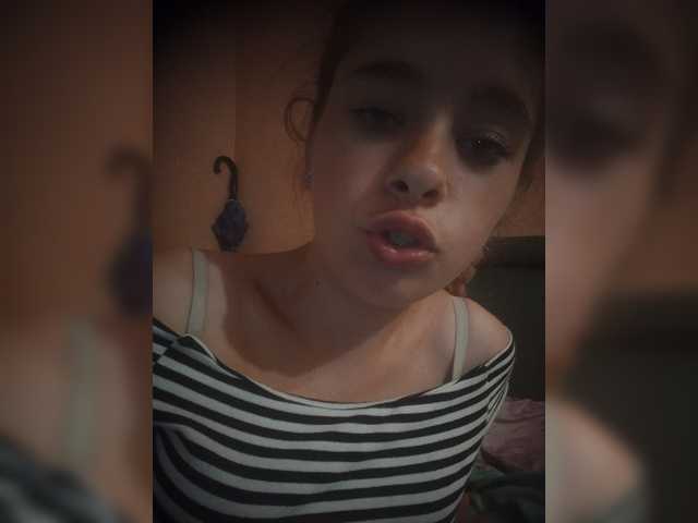 Mamamsi4 live cam on BongaCams