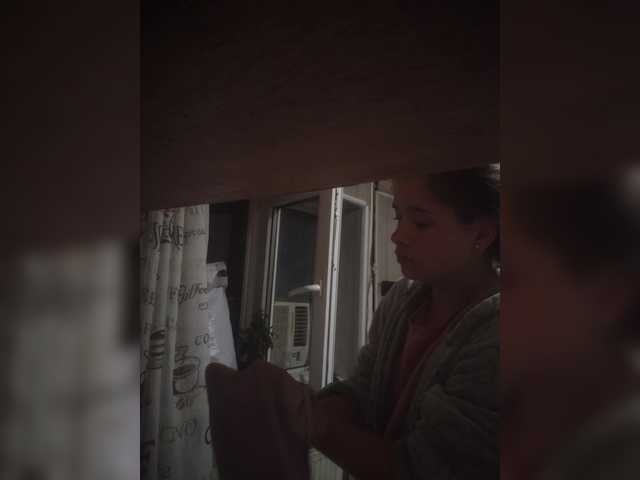 Mamamsi4 live cam on BongaCams