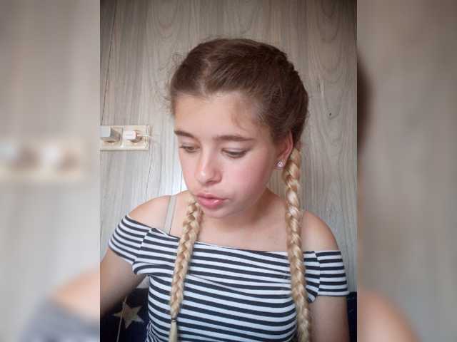 Mamamsi4 live cam on BongaCams