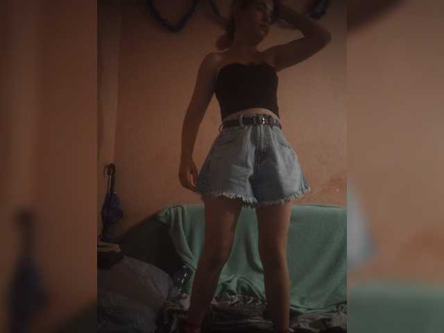 Mamamsi4 live cam on BongaCams