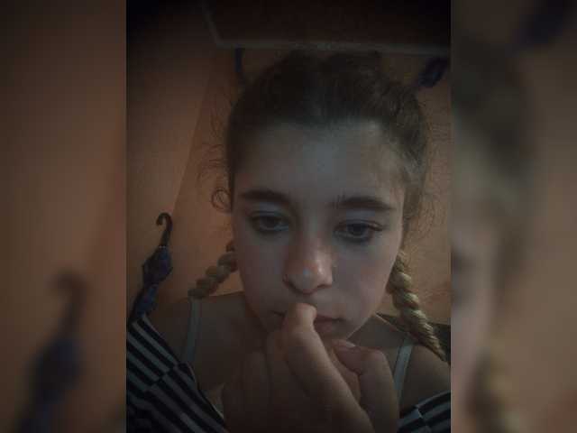 Mamamsi4 live cam on BongaCams