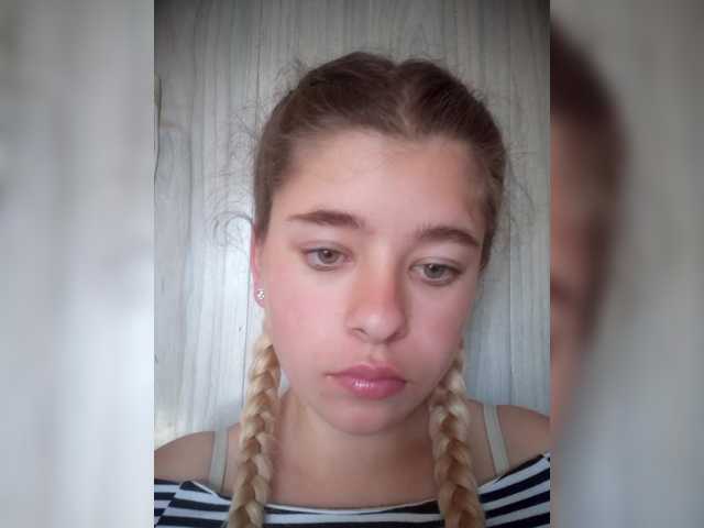 Mamamsi4 live cam on BongaCams