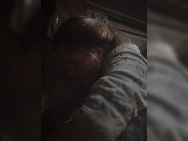 Mamamsi4 live cam on BongaCams