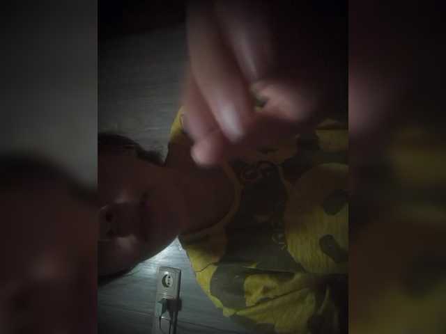 Mamamsi4 live cam on BongaCams