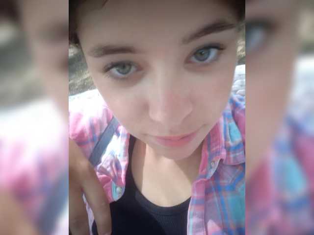 Mamamsi4 live cam on BongaCams