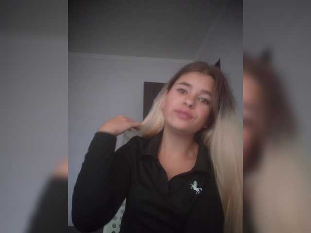 Mamamsi4 live cam on BongaCams