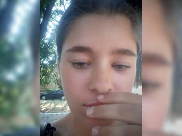 Mamamsi4 live cam on BongaCams