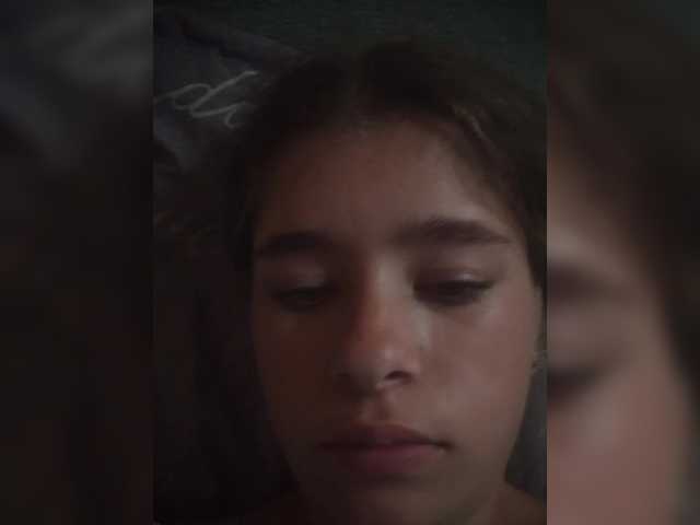 Mamamsi4 live cam on BongaCams