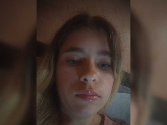 Mamamsi4 live cam on BongaCams
