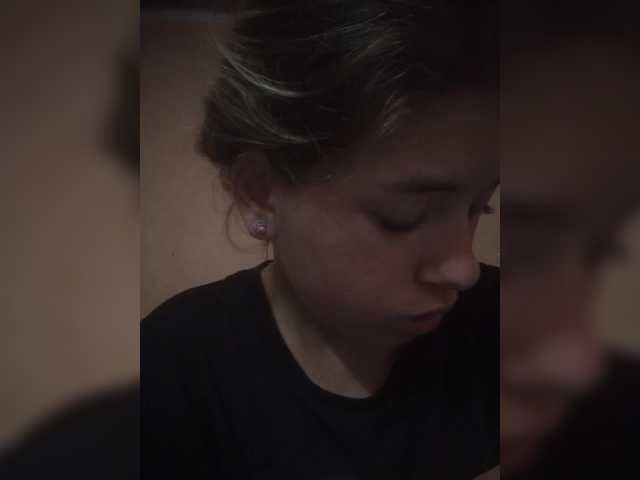 Mamamsi4 live cam on BongaCams