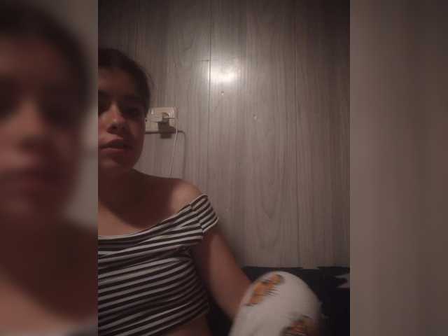 Mamamsi4 live cam on BongaCams