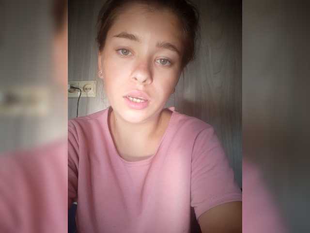 Mamamsi4 live cam on BongaCams