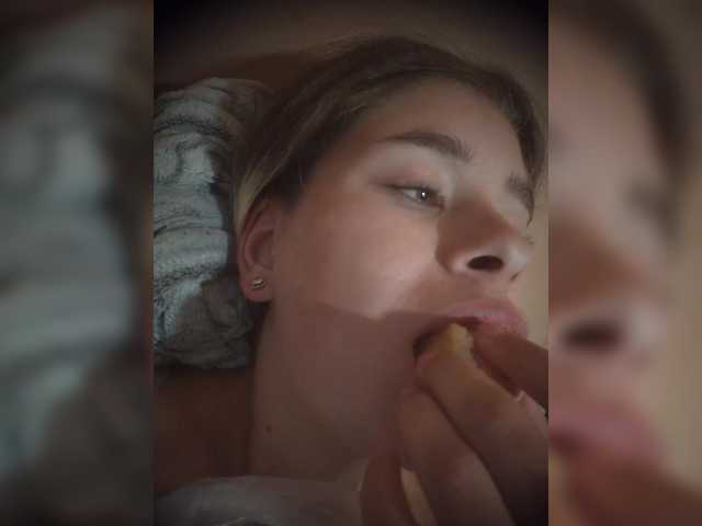 Mamamsi4 live cam on BongaCams
