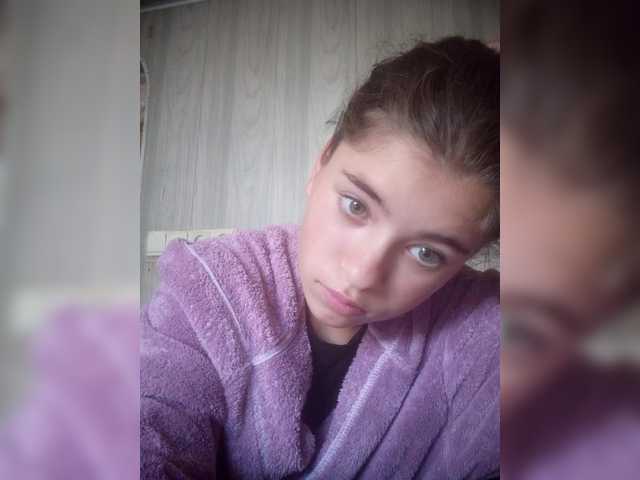 Mamamsi4 live cam on BongaCams