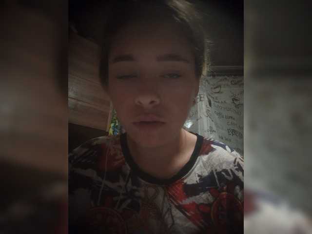 Mamamsi4 live cam on BongaCams
