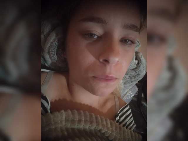 Mamamsi4 live cam on BongaCams