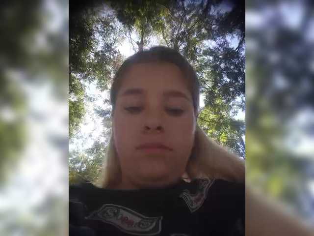 Mamamsi4 live cam on BongaCams