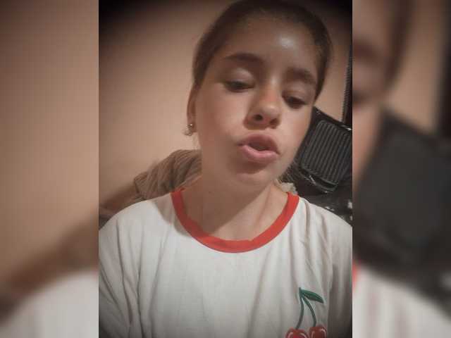 Mamamsi4 live cam on BongaCams